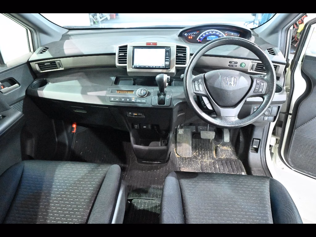 HONDA FREED SPIKE