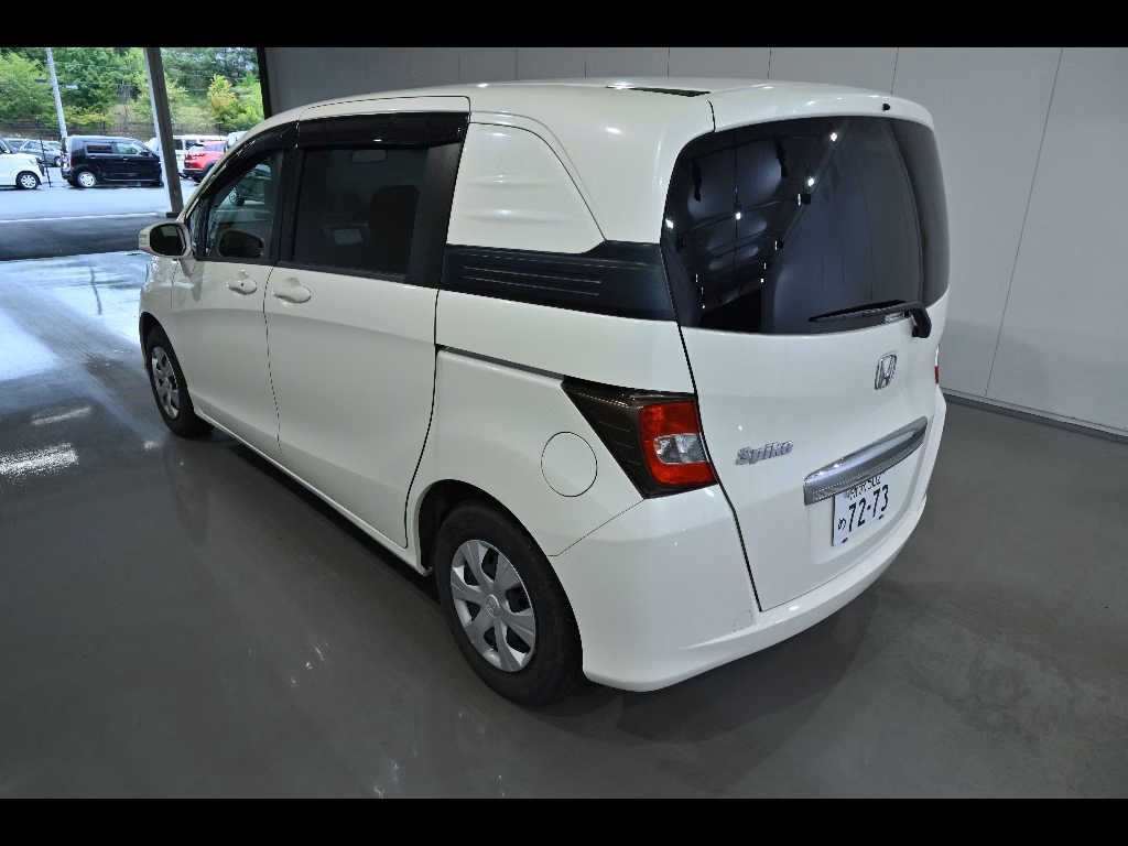HONDA FREED SPIKE