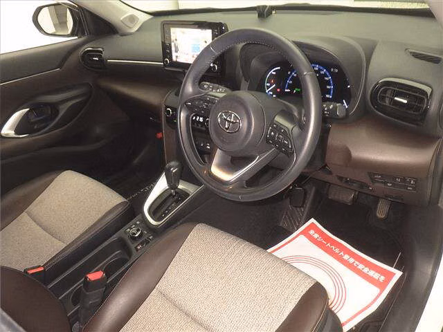 TOYOTA YARIS CROSS