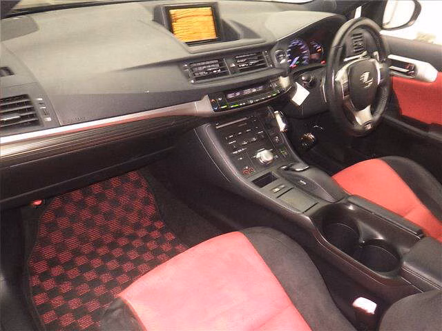 LEXUS CT200H