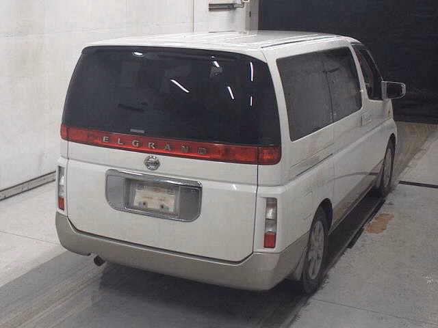 NISSAN ELGRAND