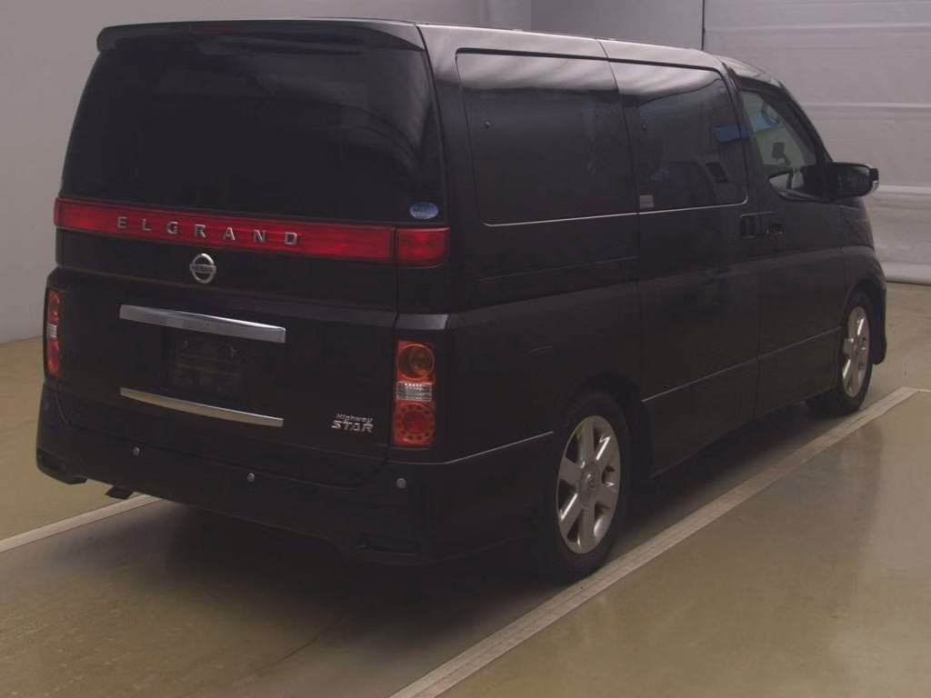 NISSAN ELGRAND