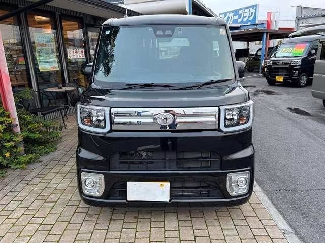 TOYOTA PIXIS MEGA