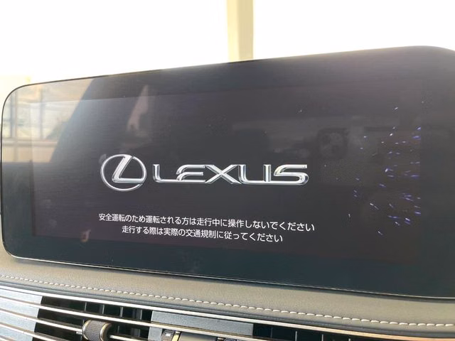 Lexus LS500h