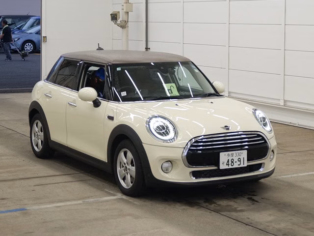 MINI HATCH