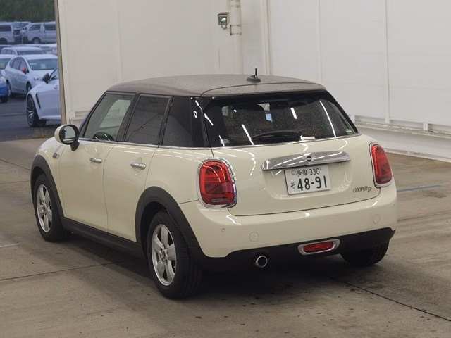 MINI HATCH