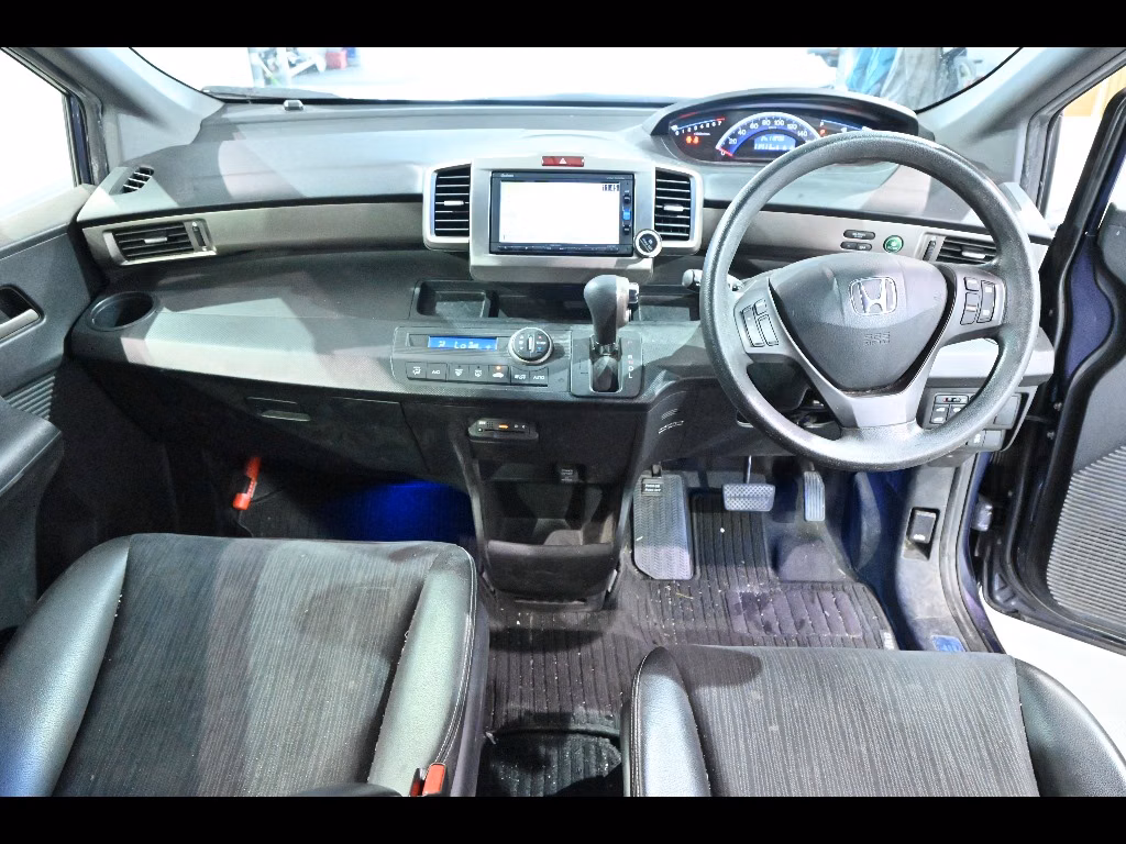 HONDA FREED SPIKE