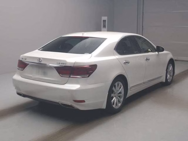 Lexus LS460
