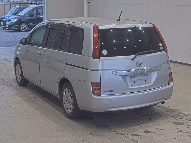 TOYOTA ISIS