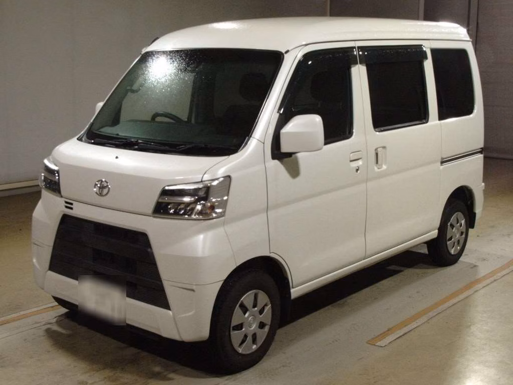 TOYOTA PIXIS VAN