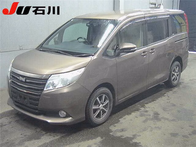 TOYOTA NOAH