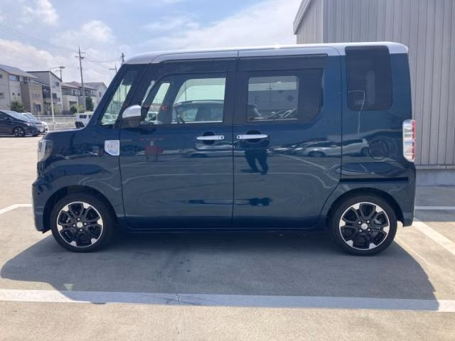 DAIHATSU WAKE