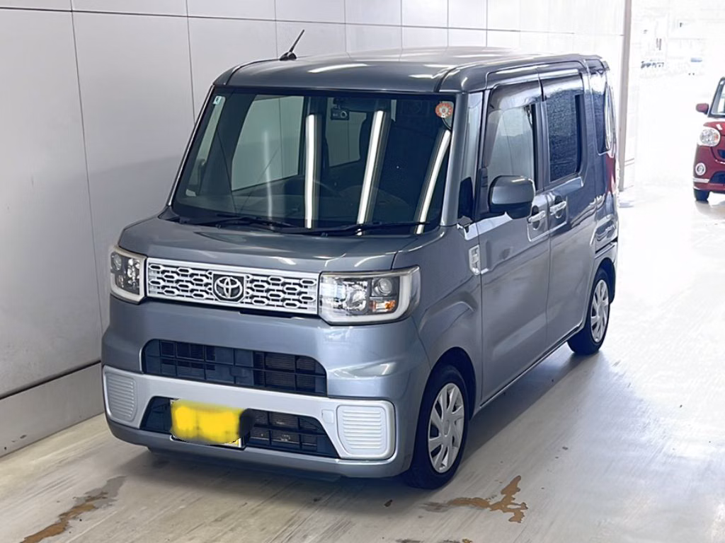 TOYOTA PIXIS MEGA
