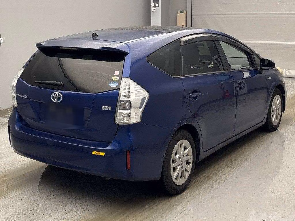 TOYOTA PRIUS ALPHA