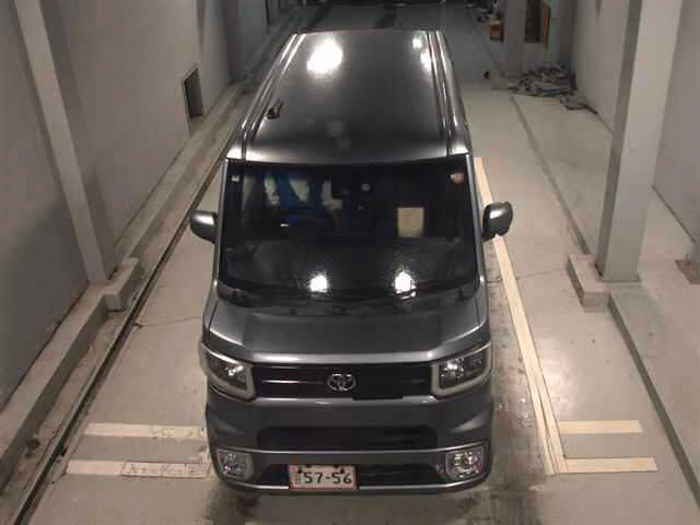 TOYOTA PIXIS MEGA