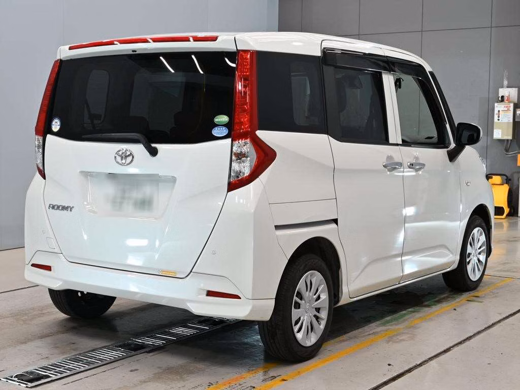 TOYOTA ROOMY