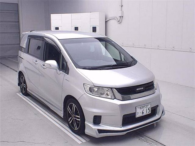 HONDA FREED SPIKE