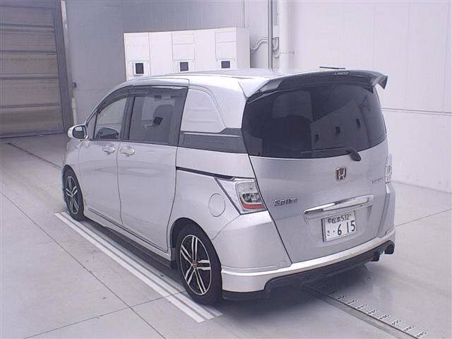 HONDA FREED SPIKE