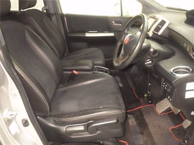 HONDA FREED SPIKE