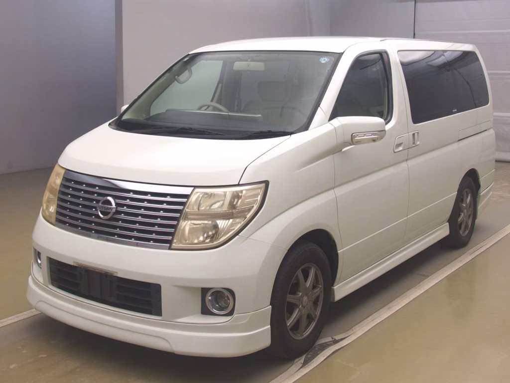 NISSAN ELGRAND