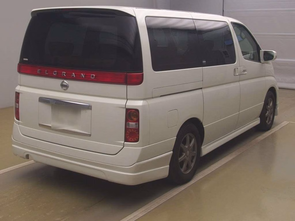 NISSAN ELGRAND
