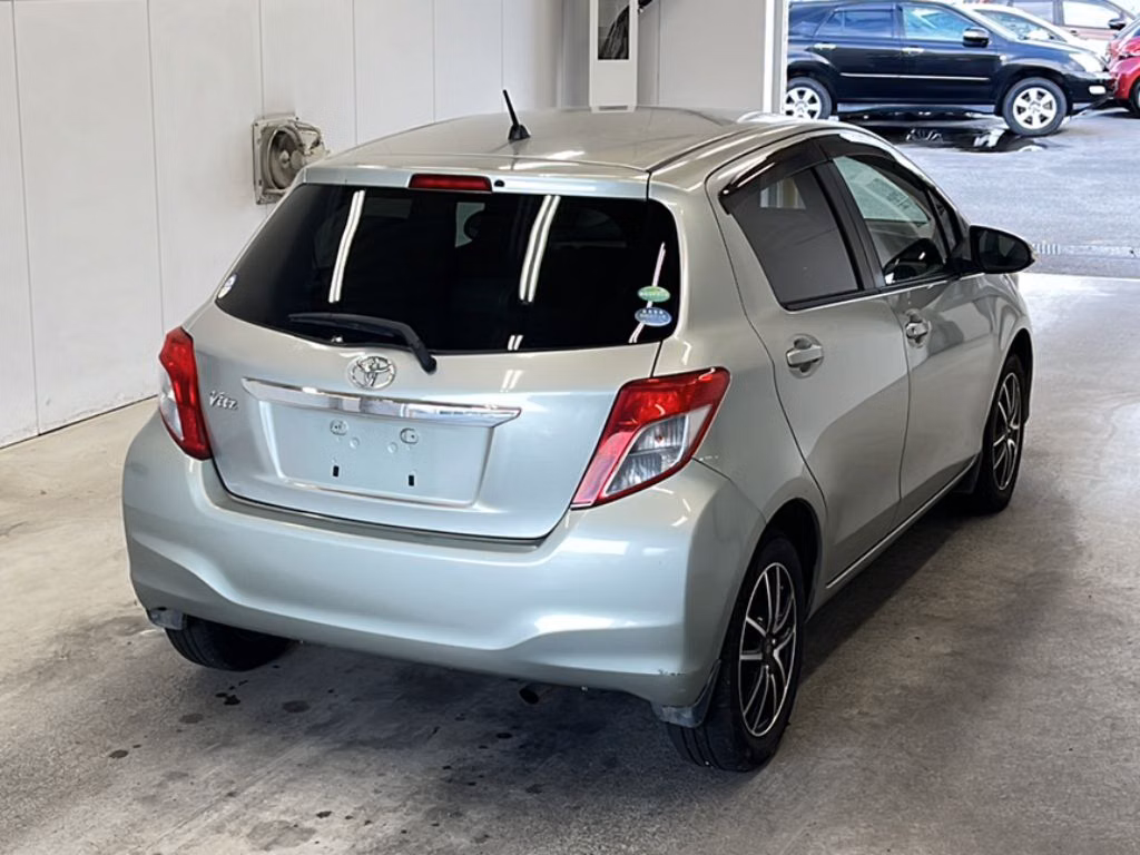 TOYOTA VITZ