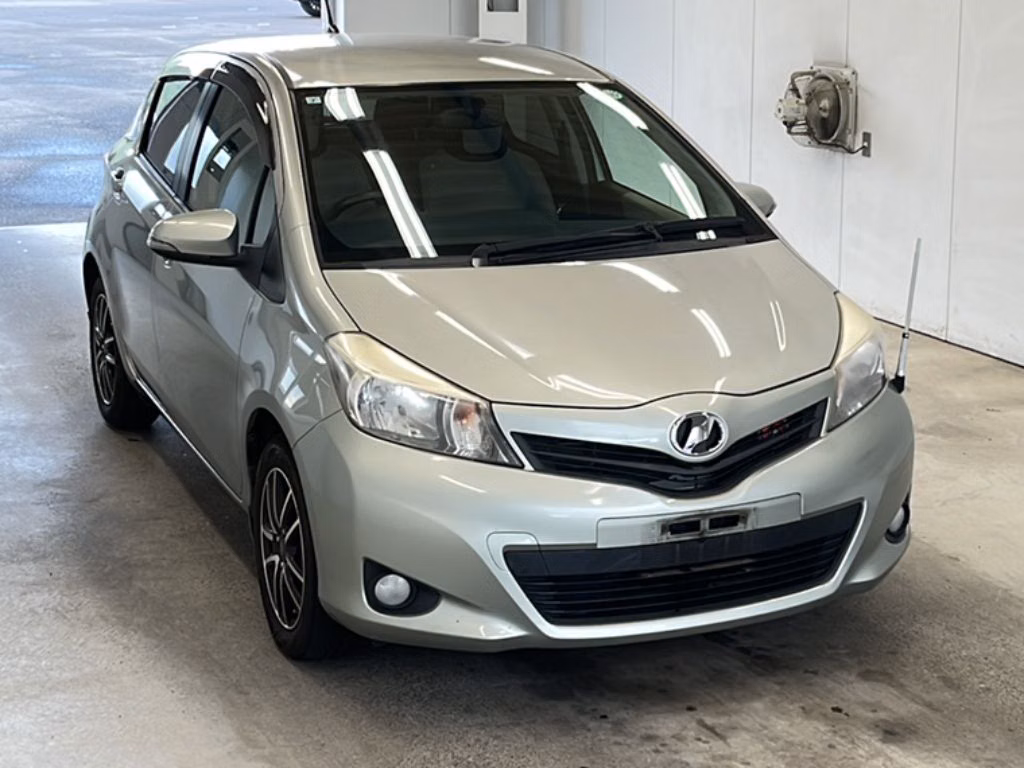 TOYOTA VITZ