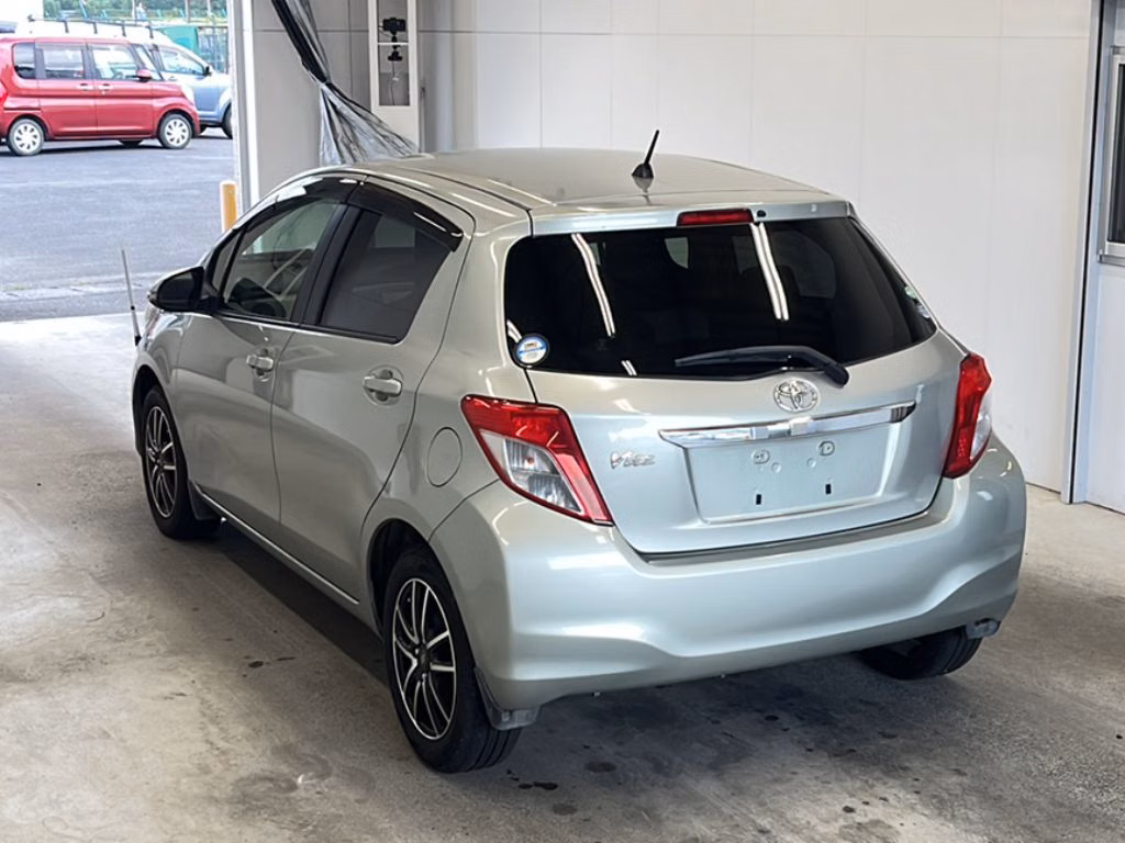 TOYOTA VITZ