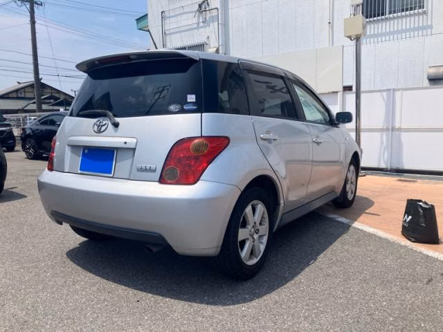 TOYOTA IST