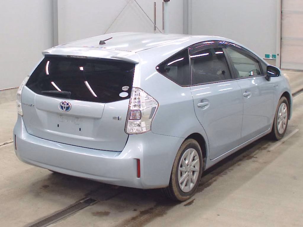 TOYOTA PRIUS ALPHA