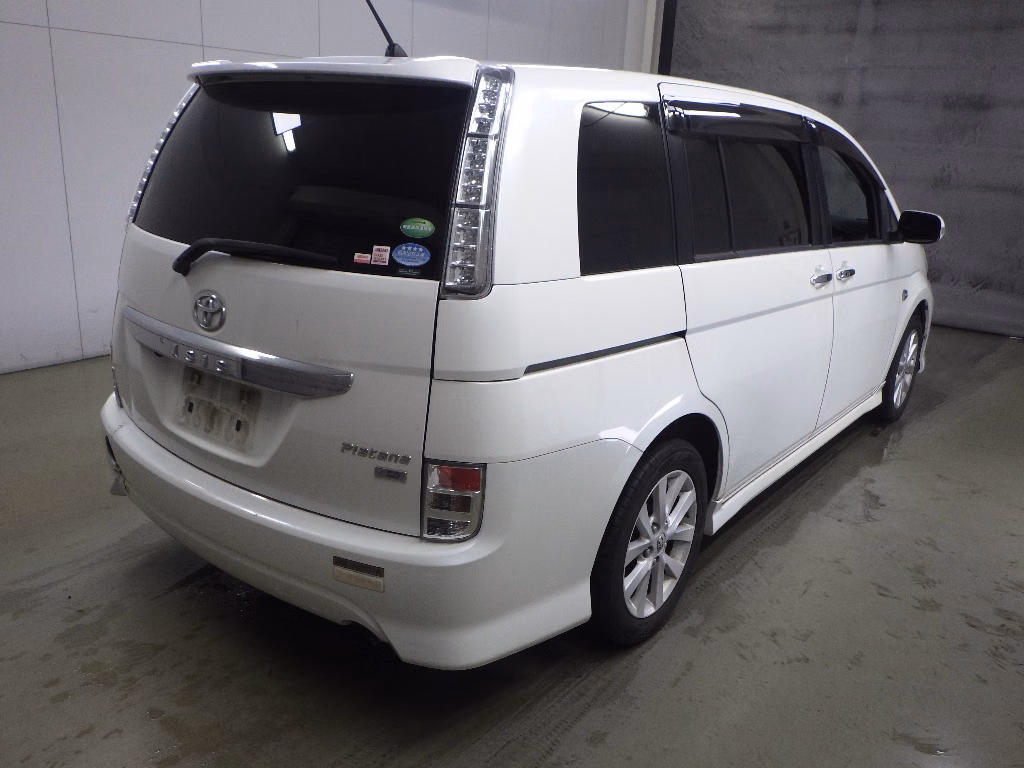 TOYOTA ISIS