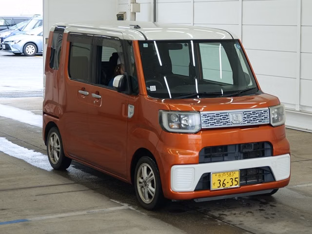 DAIHATSU WAKE