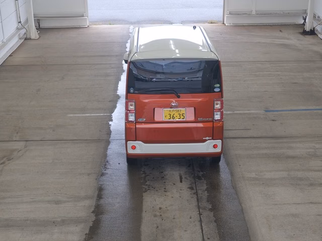 DAIHATSU WAKE