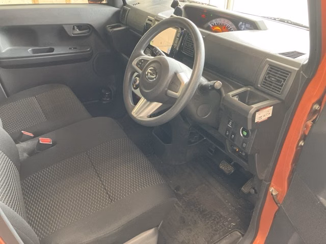 DAIHATSU WAKE