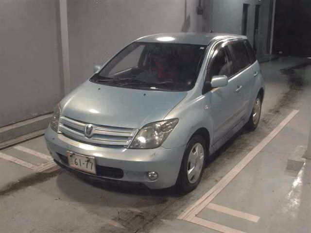 TOYOTA IST