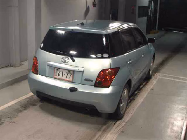 TOYOTA IST