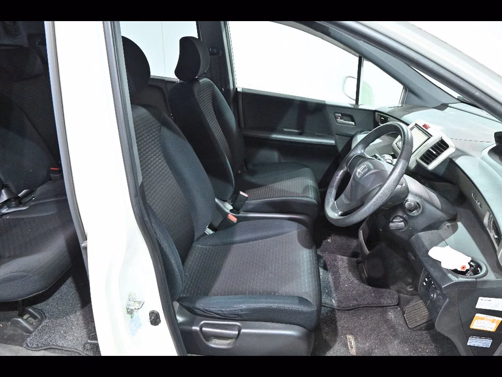 HONDA FREED SPIKE