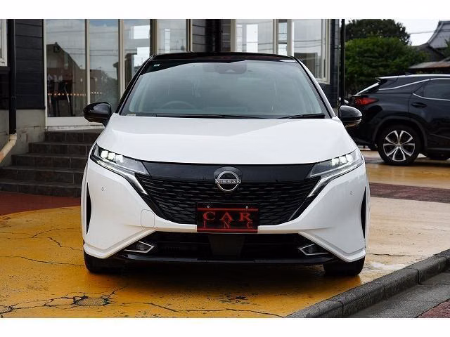 Nissan Aura