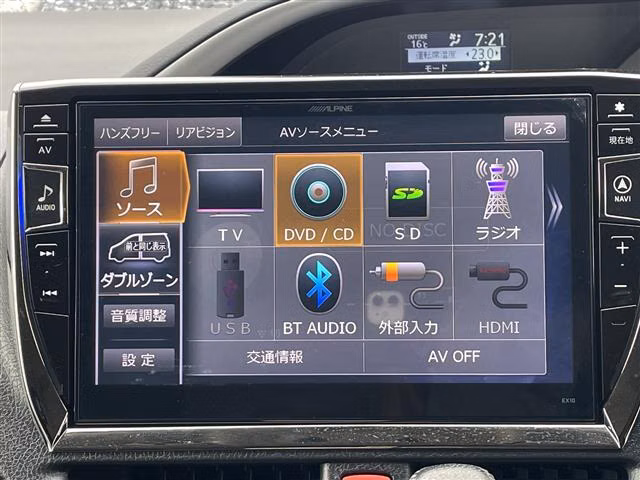 TOYOTA VOXY
