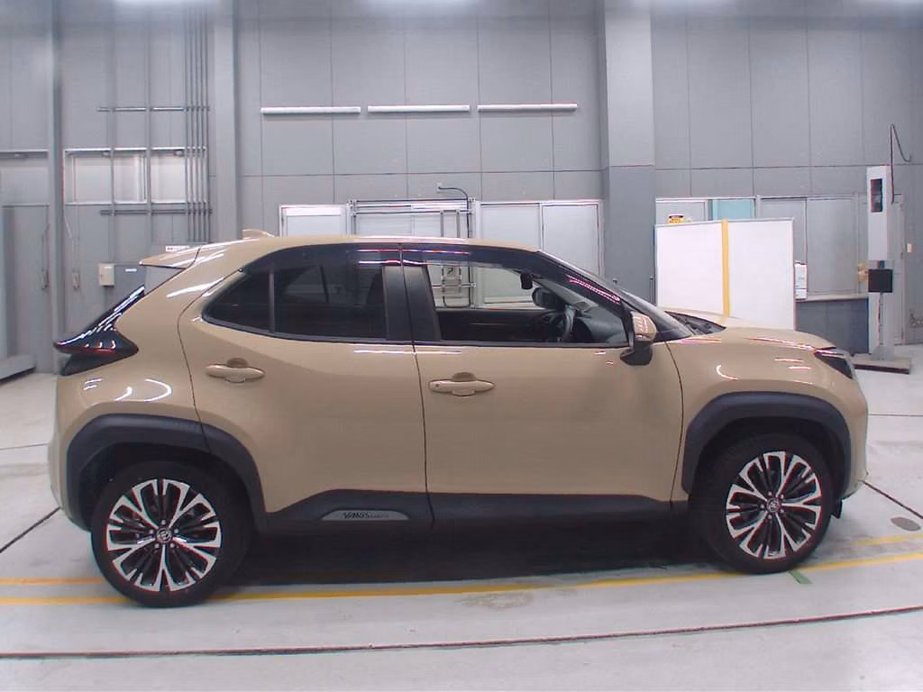 TOYOTA YARIS CROSS
