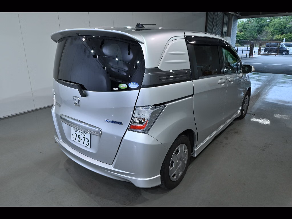 HONDA FREED SPIKE