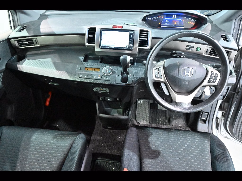 HONDA FREED SPIKE
