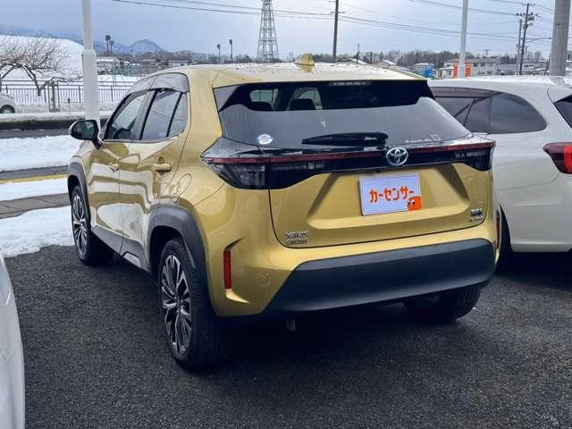 TOYOTA YARIS CROSS