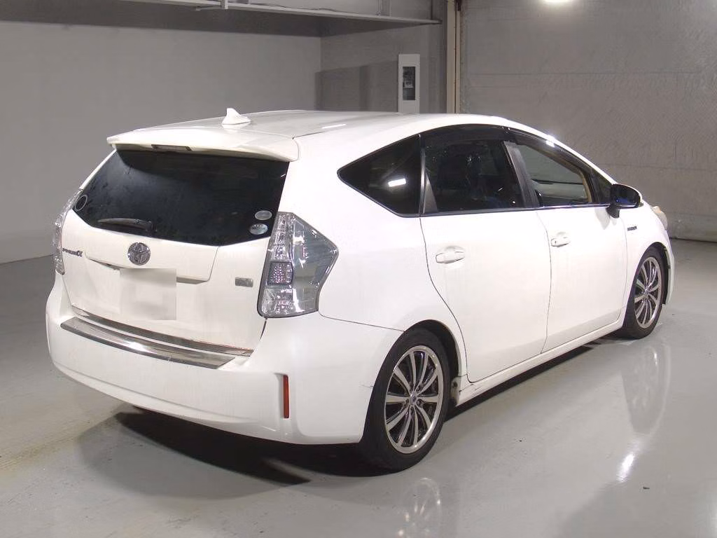 TOYOTA PRIUS ALPHA