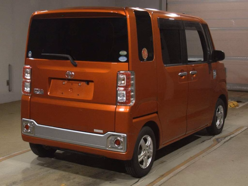 TOYOTA PIXIS MEGA