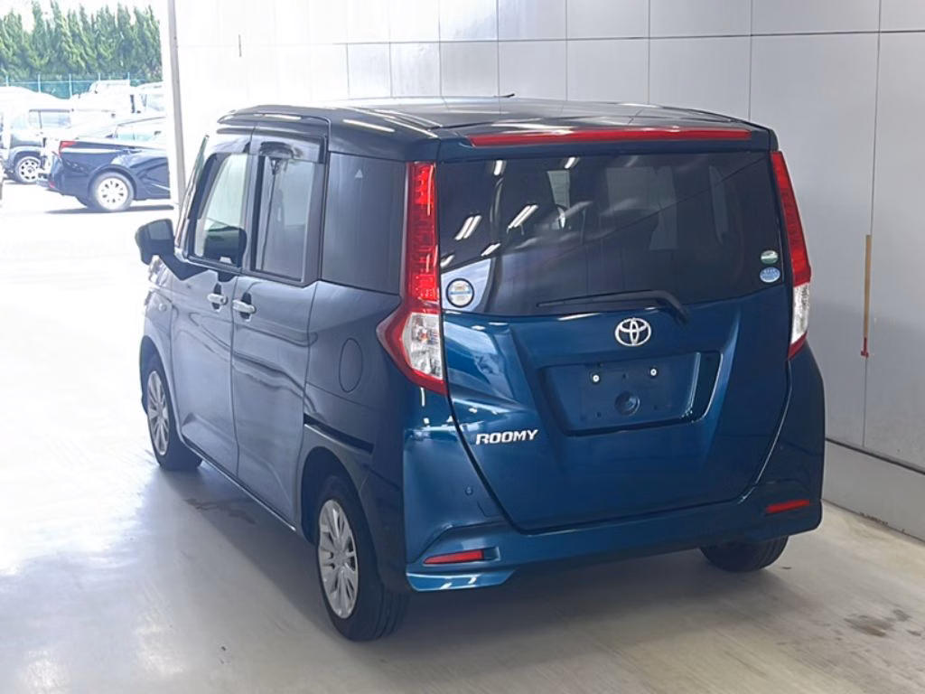 TOYOTA ROOMY