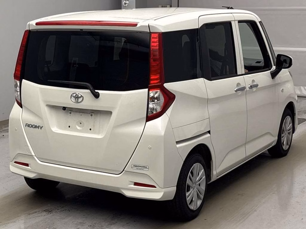 TOYOTA ROOMY