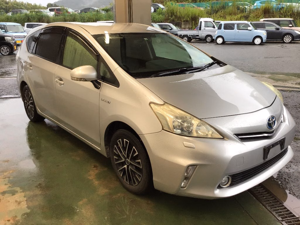 TOYOTA PRIUS ALPHA