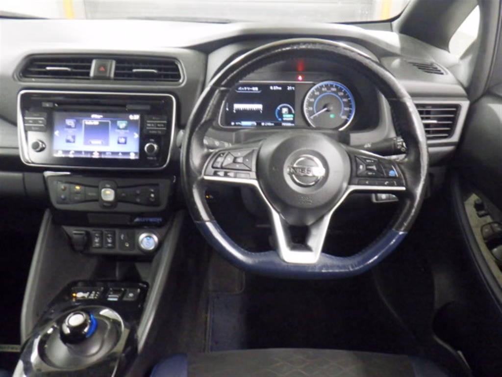 NISSAN LEAF