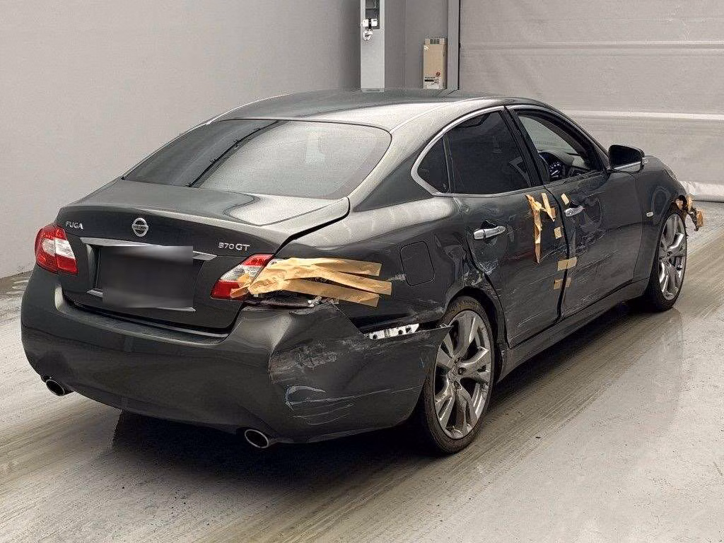 NISSAN FUGA